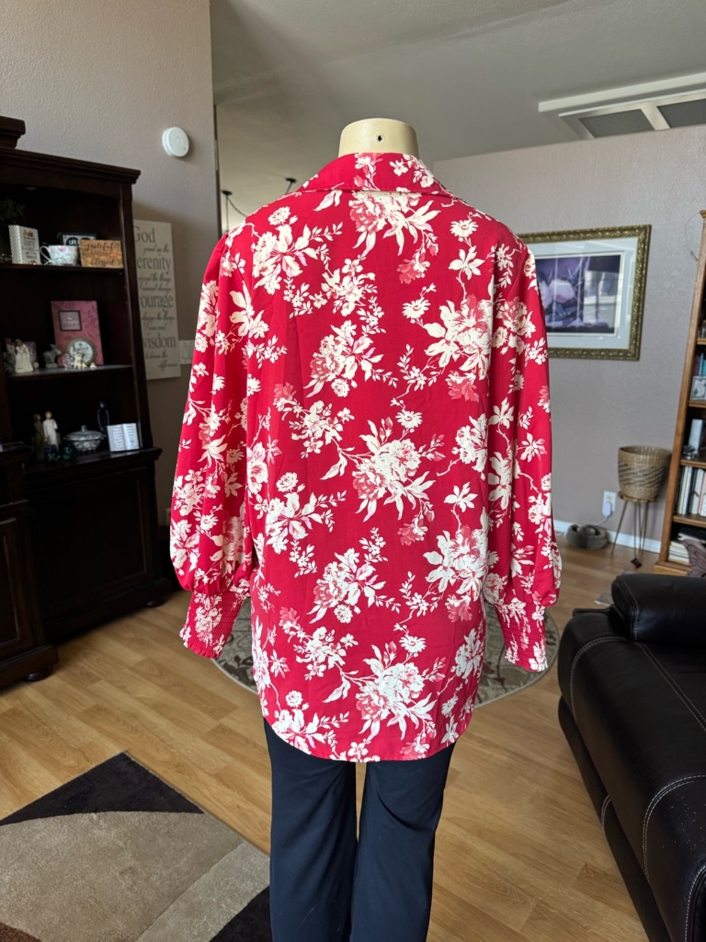 Boutique red & white floral long sleeves button up blouse-size XL - Picture 8 of 9